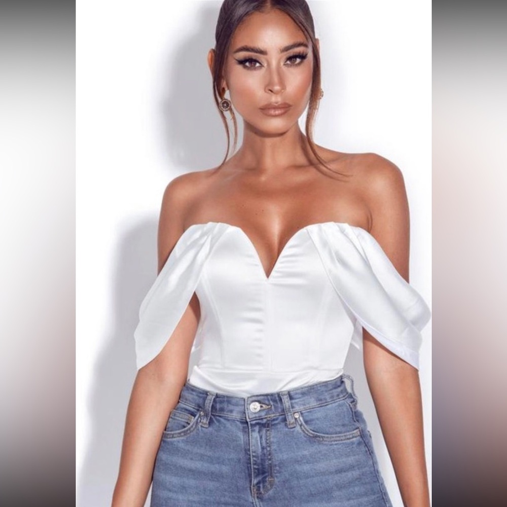 White Off Shoulder Sweetheart Neck Bodysuit - NWT